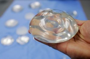 Breast_Implants_Safety_37234