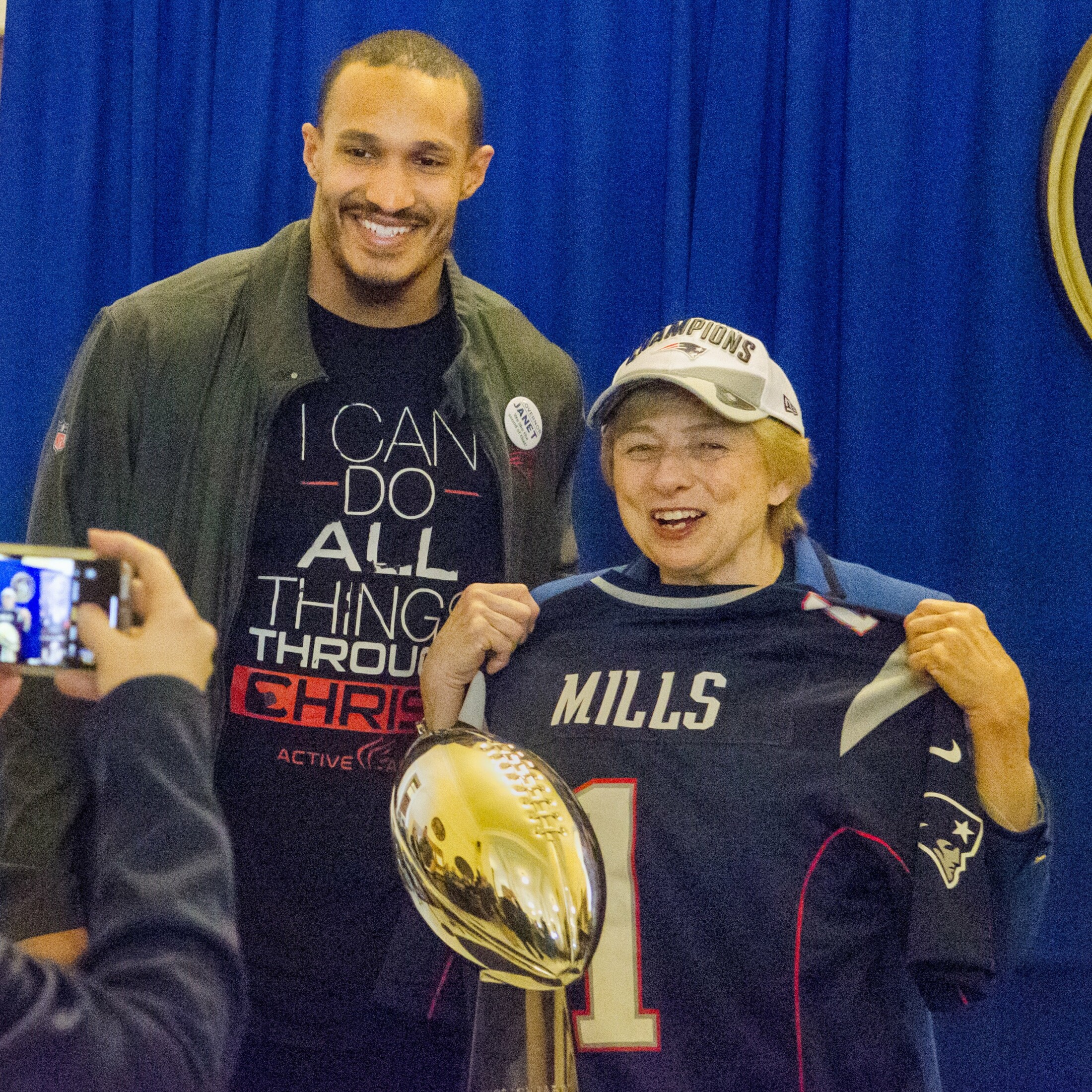 Fans get up close and personal with Lombardi Trophy