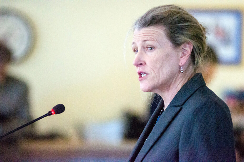 Maine DHHS commissioner questioned about child deaths, caseworker complaints - Vimarsana News