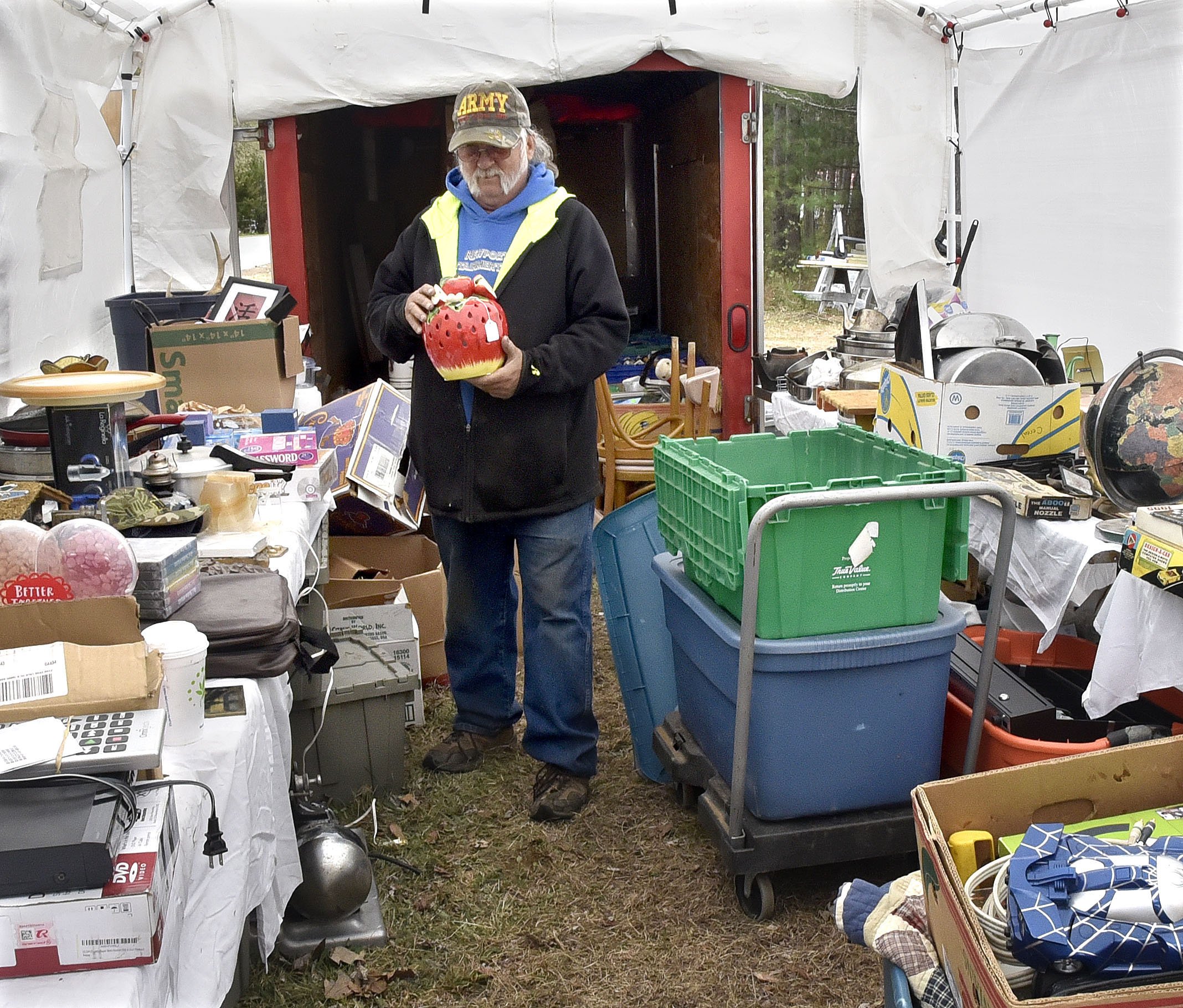 Yard sales lining up more than 10 miles for Cornvilles annual outdoor flea  market