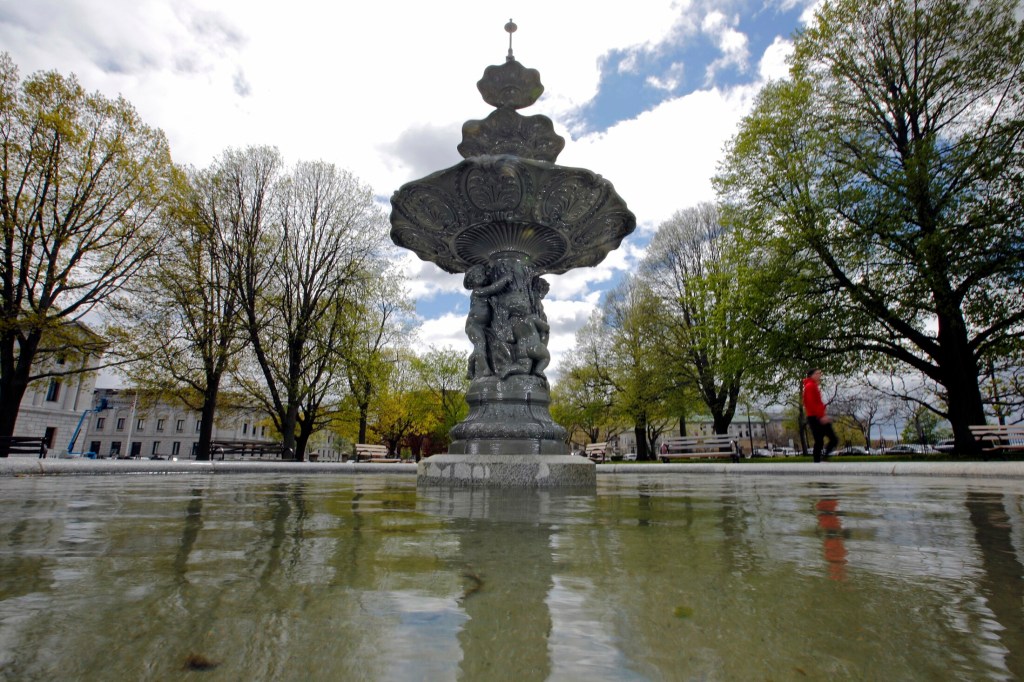 PORTLAND, ME - MAY 24: Lincoln Park Fountain. (Staff photo by Ben McCanna/Staff Photographer)