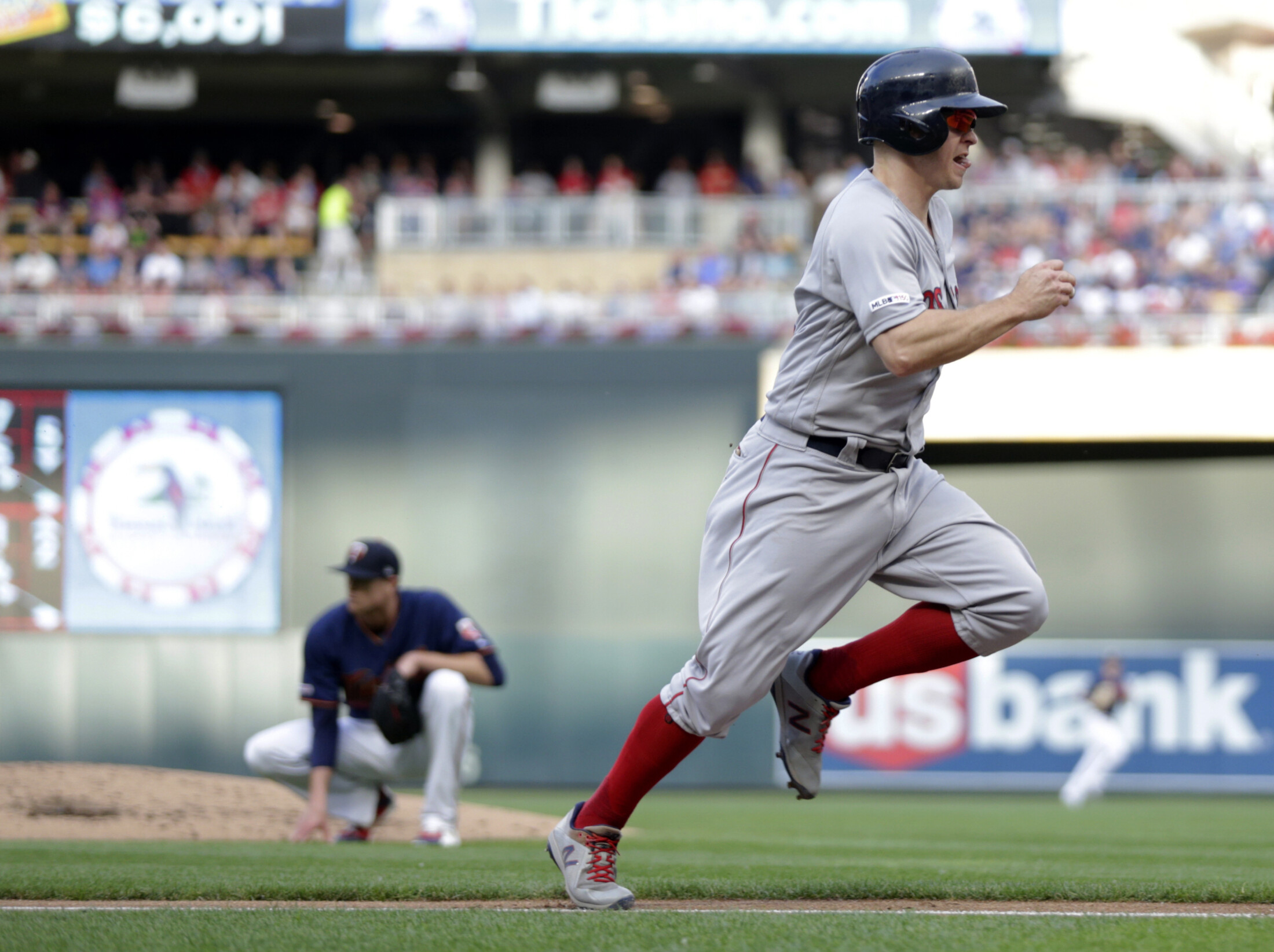 Tigers slug their way past Red Sox, 6-2