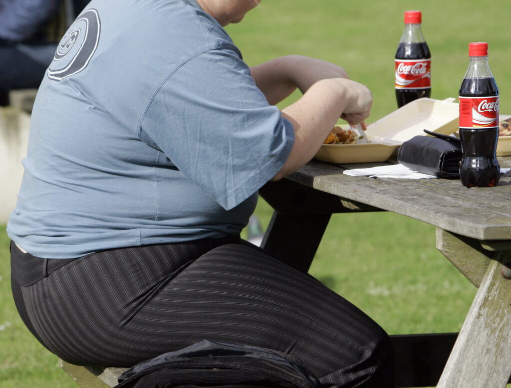 2007 Associated Press File A new study finds that people who were obese had more than double the risk of heart attack and a 64 percent increased risk of heart disease than someone who was normal weight.