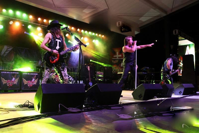 Mixers to host three live bands this weekend