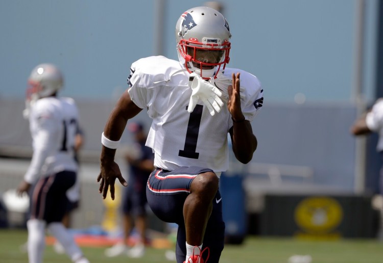Antonio Brown jumped into action during his first practice with New England on Wednesday, and since then has changed his uniform to No. 17, and remains eligible to play on Sunday for the Patriots in Miami.