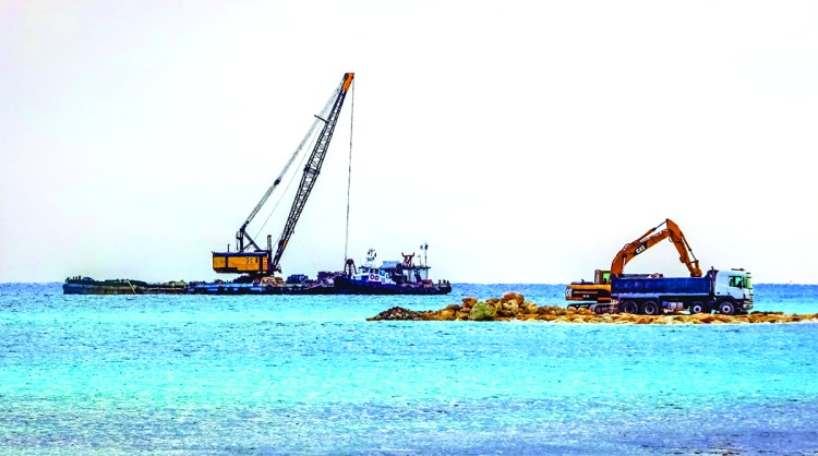 A Connecticut company will begin dredging Cape Porpoise Harbor in November for the U.S. Army Corps of Engineers, removing 30,000 cubic yards of sand and hauling it to the Cape Arundel disposal site. 