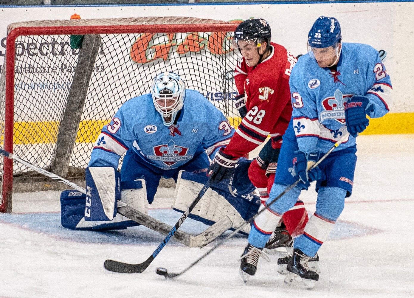 Junior hockey: Maine Nordiques advance to East Division final with
