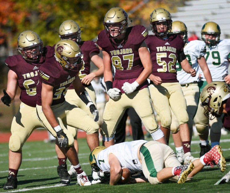 Football: Thornton airs it out in 35-6 win over Oxford Hills
