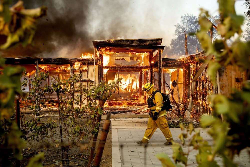 APTOPIX_California_Wildfires_Blackout_71320