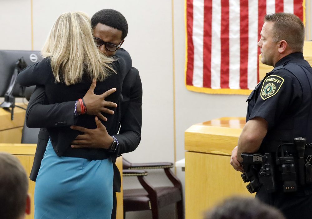 APTOPIX_Dallas_Officer_Mistaken_Apartment_80697
