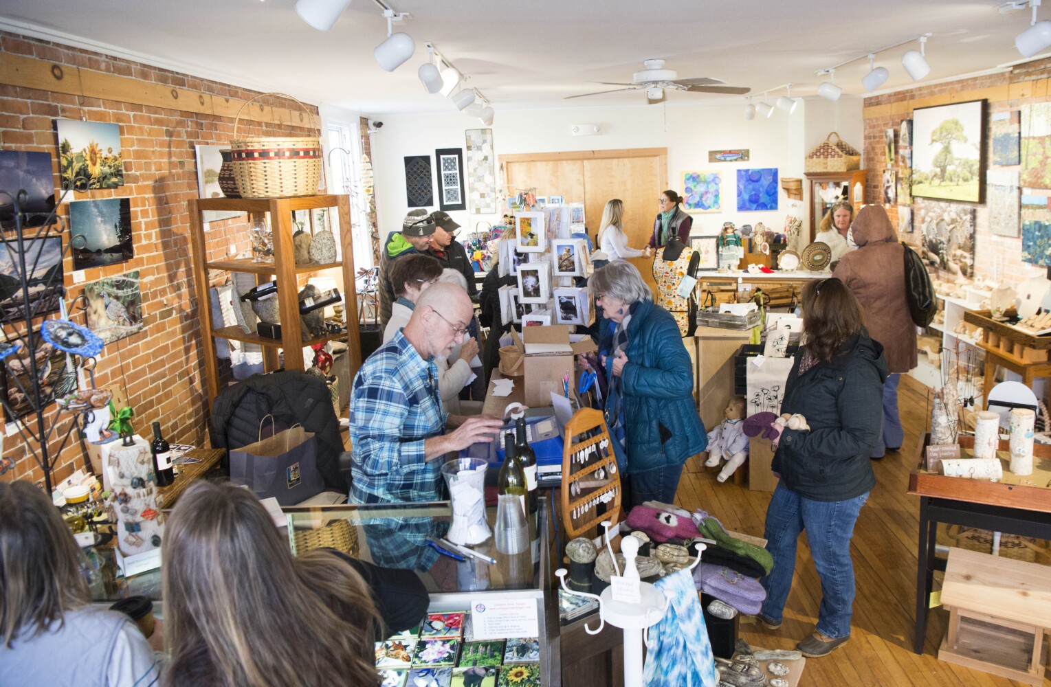 Skowhegan shows strong support for Small Business Saturday