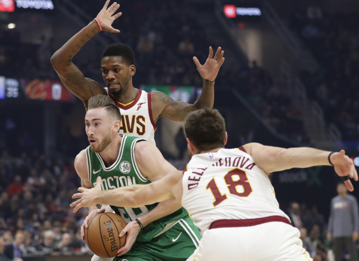 The NBA's Gordon Hayward Suffered a Horrifying Leg Injury