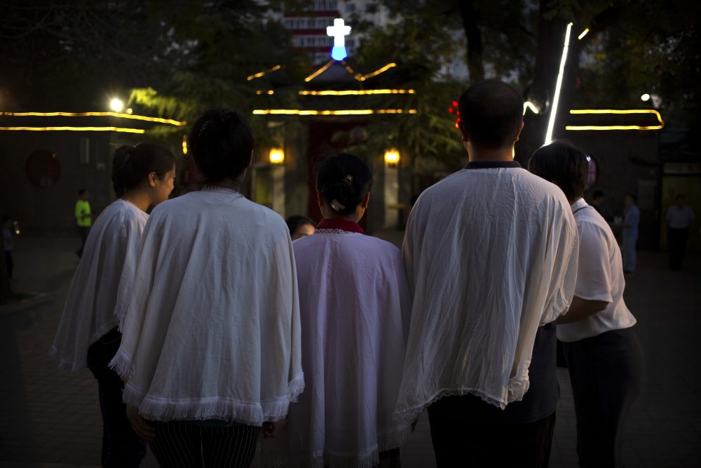 China_Priest_Under_Pressure_51440