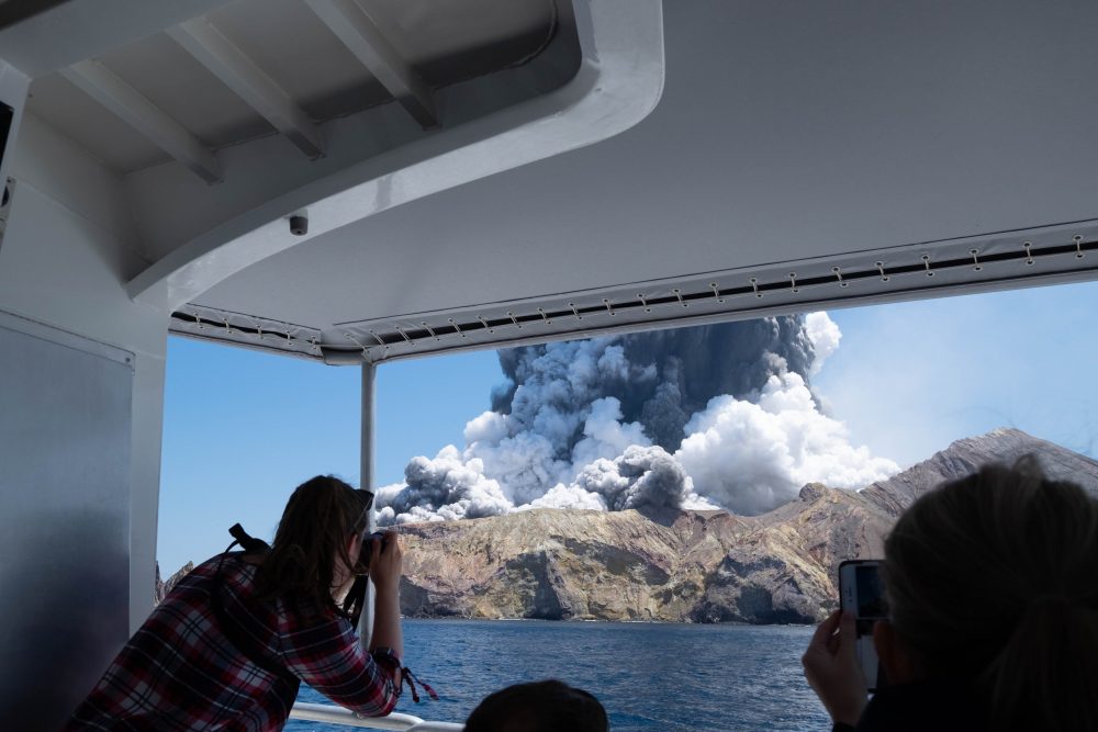 New_Zealand_Volcano_Erupts_90245