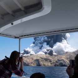 New_Zealand_Volcano_Erupts_90245