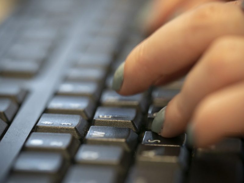 Paris pet sitter slams door on Nextdoor app scam