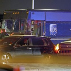UPS_Truck_Chase-Shootout_75138