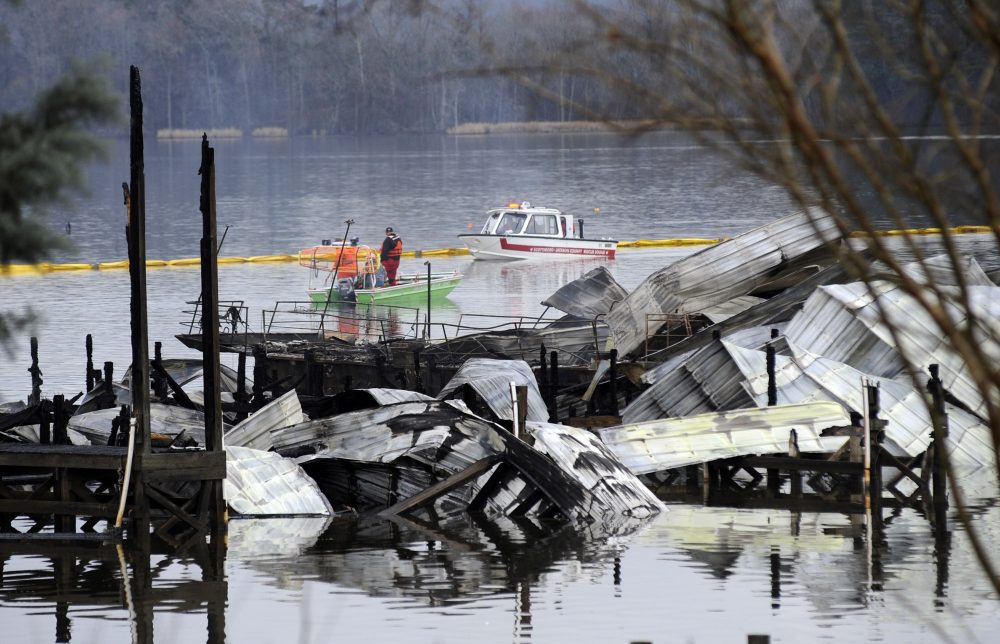 APTOPIX_Alabama_Boat_Dock_Fire_86520