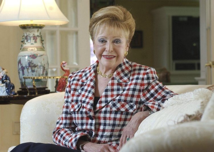 Mary Higgins Clark died in Naples, Fla., of natural causes.  

