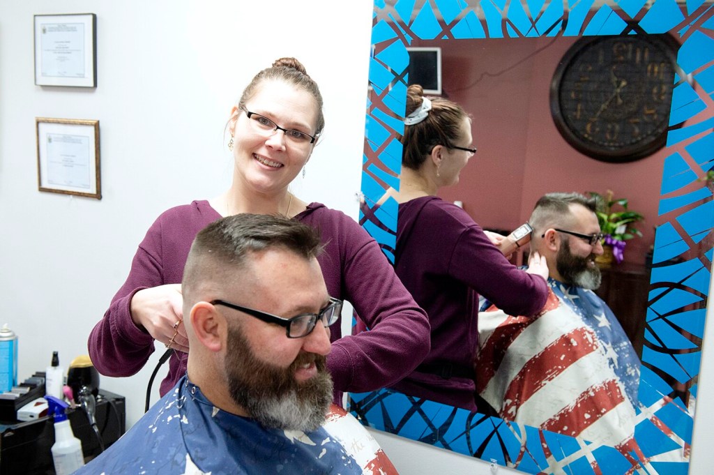 Good-sport barber is all the buzz – Boston Herald