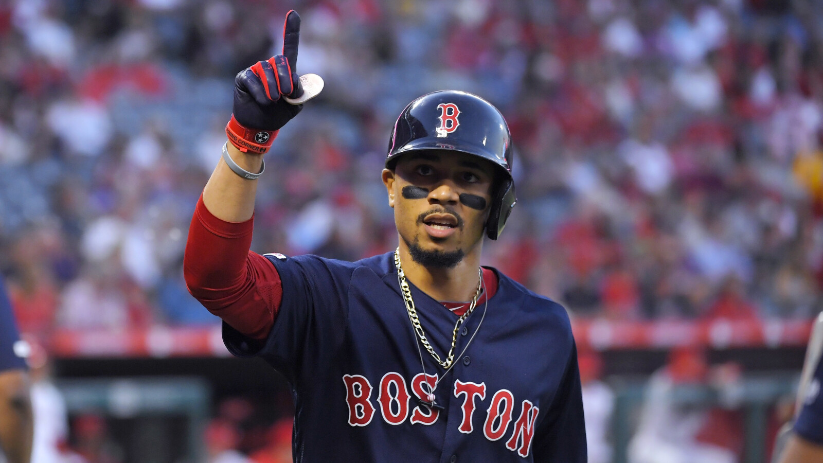 Dodgers finalize trade for Mookie Betts, David Price from Red Sox