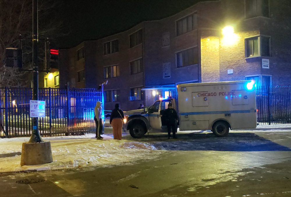 Apartment_Shooting-Chicago_12666