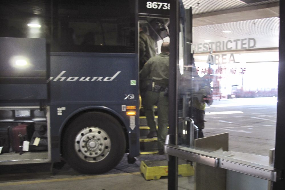 Border_Patrol_Bus_Checks_Seattle_43023
