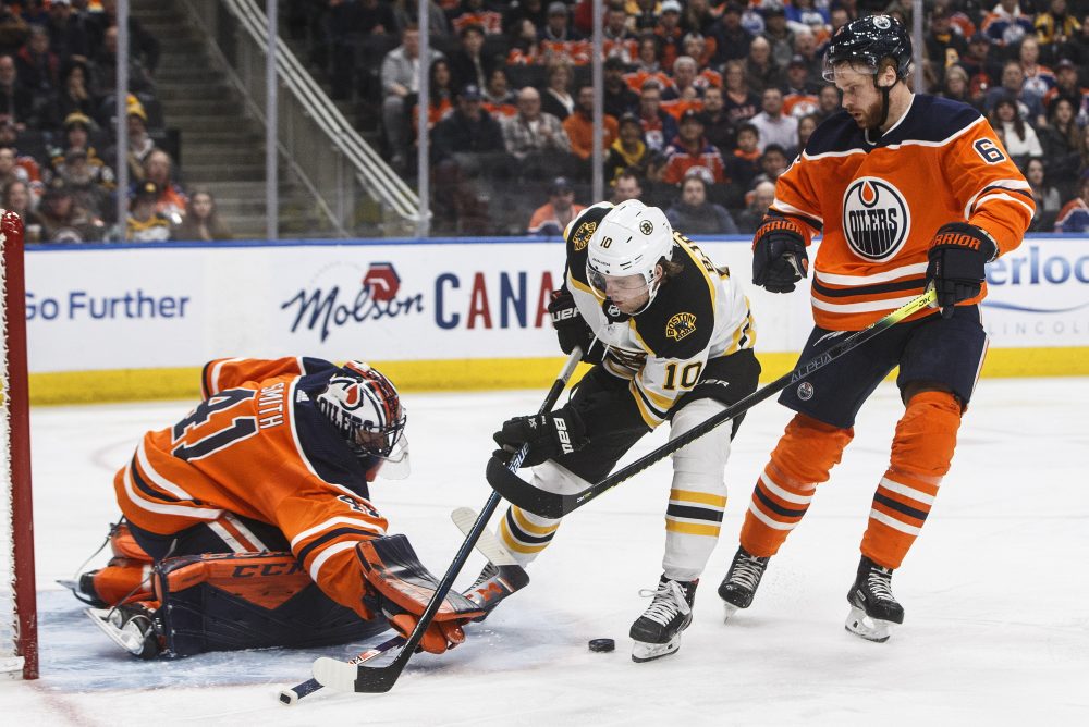 Bruins_Oilers_Hockey_32554