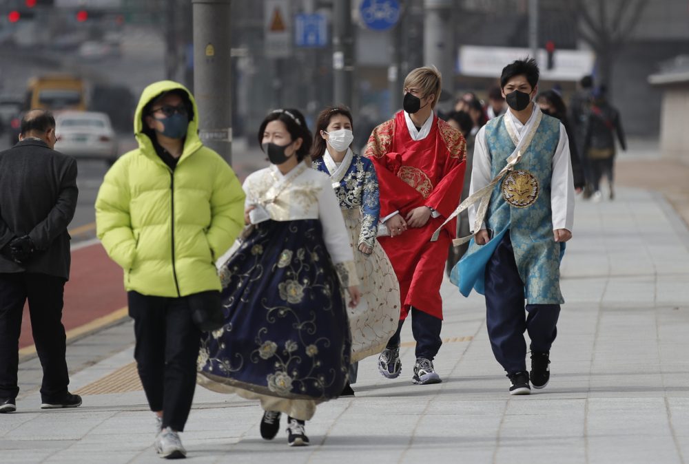 CORRECTION_APTOPIX_South_Korea_Virus_Outbreak_06520