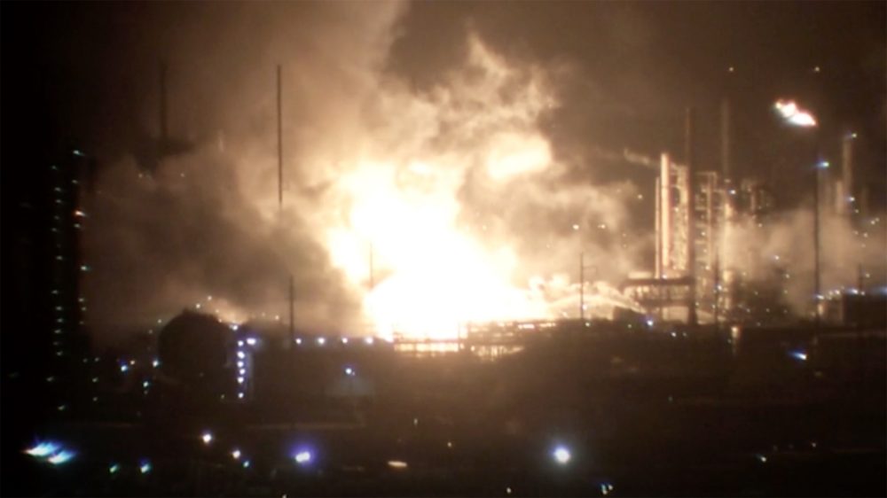Refinery_Fire_ExxonMobil_50901