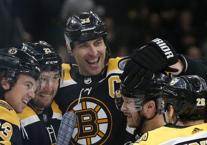 Zdeno Chara, Chris Wagner, Nick Ritchie, Par Lindholm, Charlie McAvoy