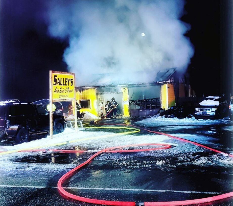 Garage fire in Mechanic Falls draws wide response