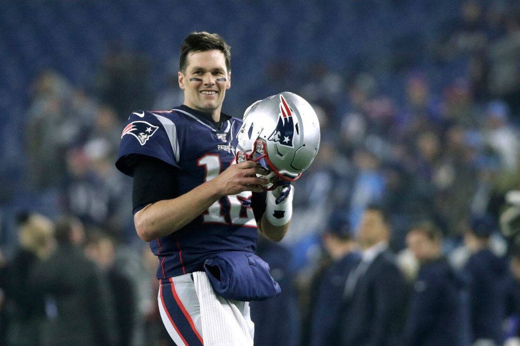 Tom Brady's shadow looms over Patriots as season begins