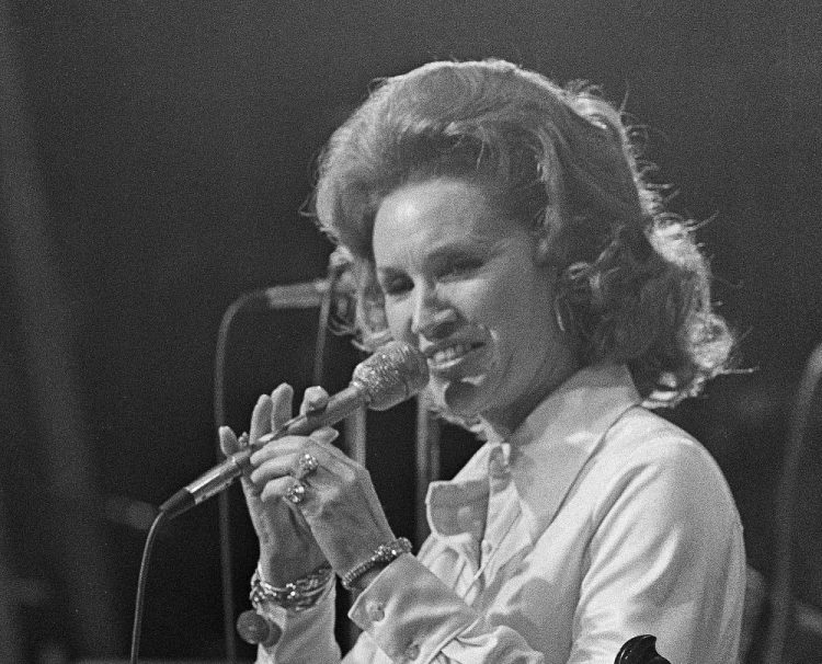Jan Howard performs in 1974 during the Grand Ole Opry's last show at Ryman Auditorium in Nashville, Tenn.

