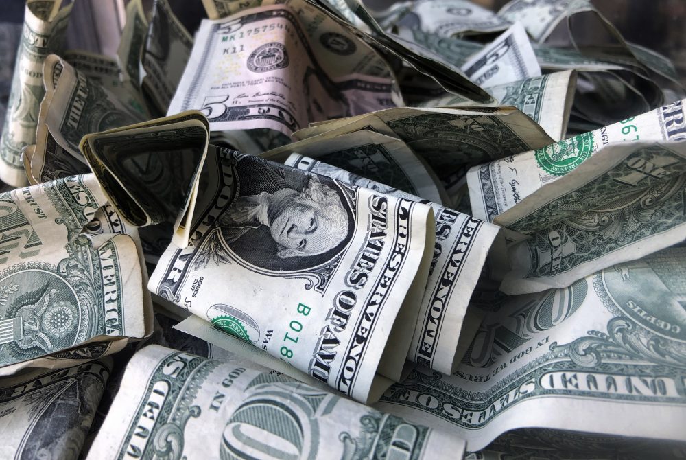 Virus_Outbreak-Emergency_Savings_39593