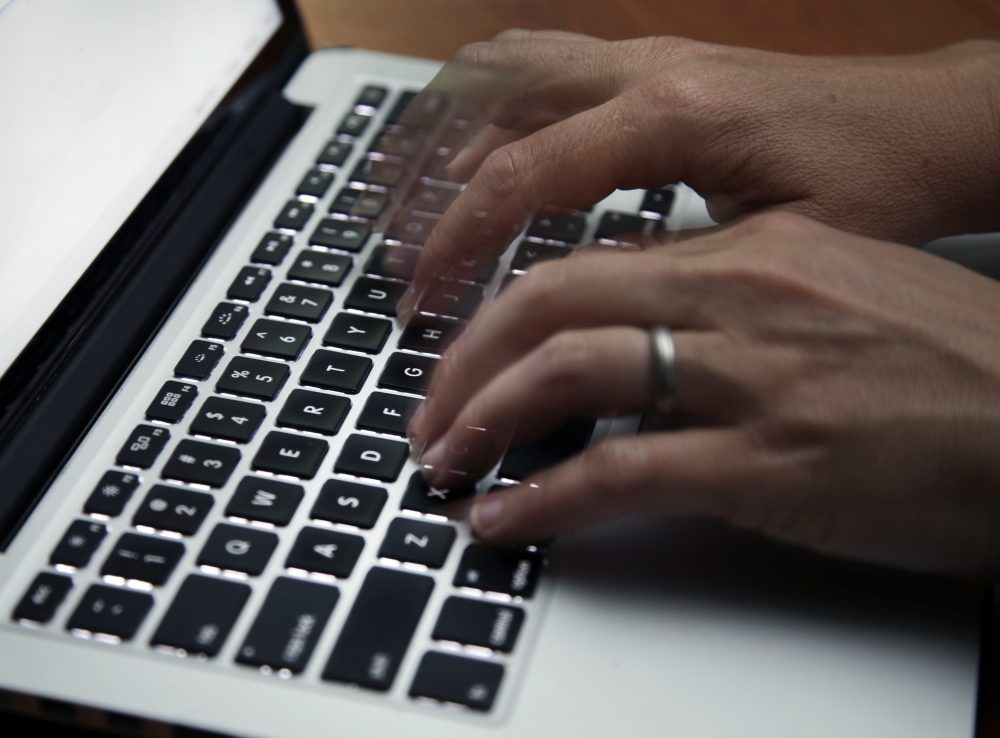 Virus_Outbreak-Telecommuting_Challenges_21322