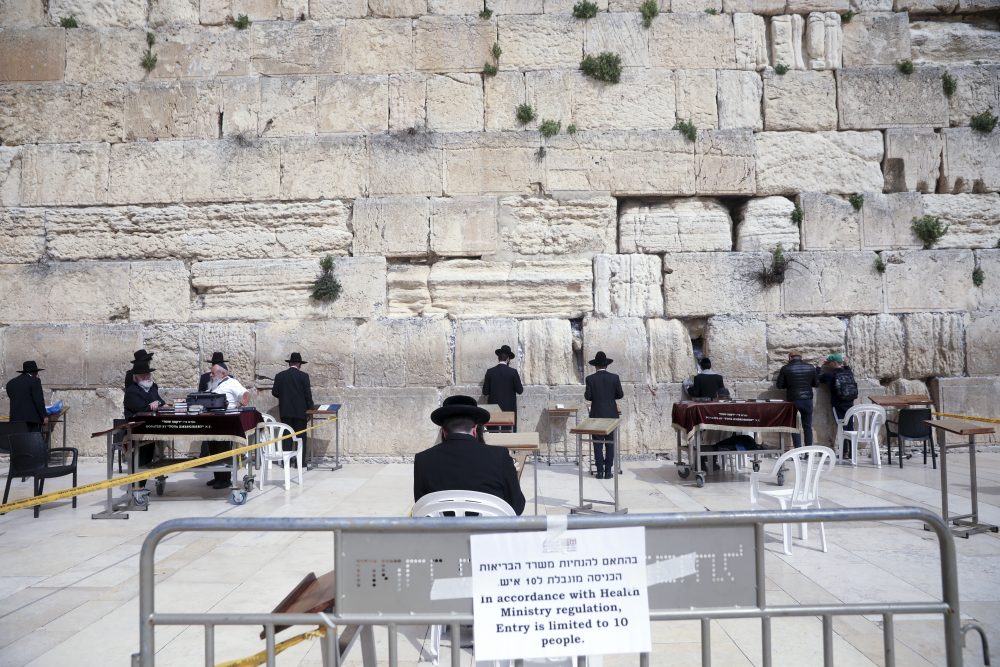 Virus_Outbreak_Israel_Palestinians_99322