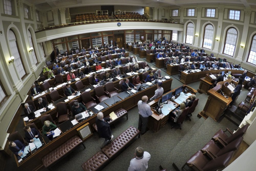 Virus_Outbreak_Maine_Legislature_12535