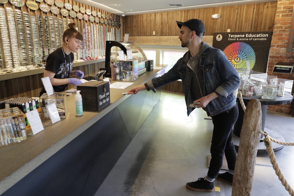 Virus_Outbreak_Whats_Essential_62029