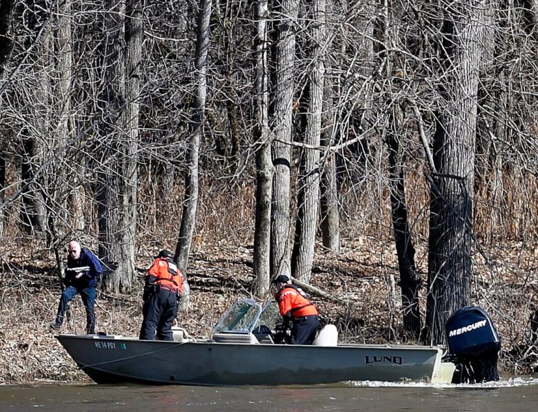 Hallowell man capsizes after taking kayak out on flood level Kennebec River