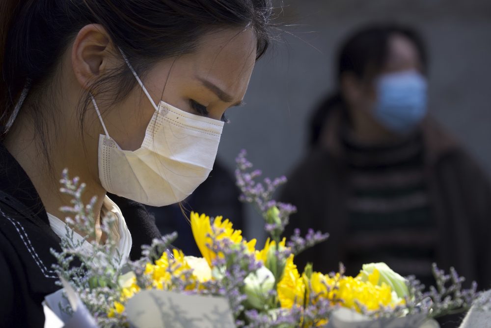 APTOPIX_Virus_Outbreak_China_Commemorating_Victims_70135