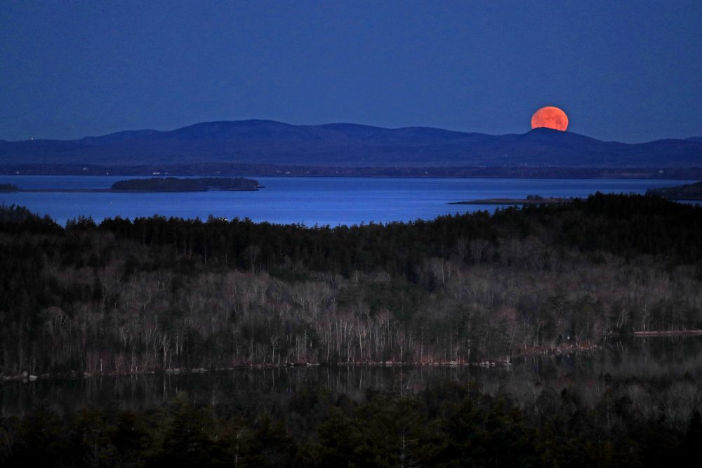 APTOPIX_Maine_Daily_Life_04042