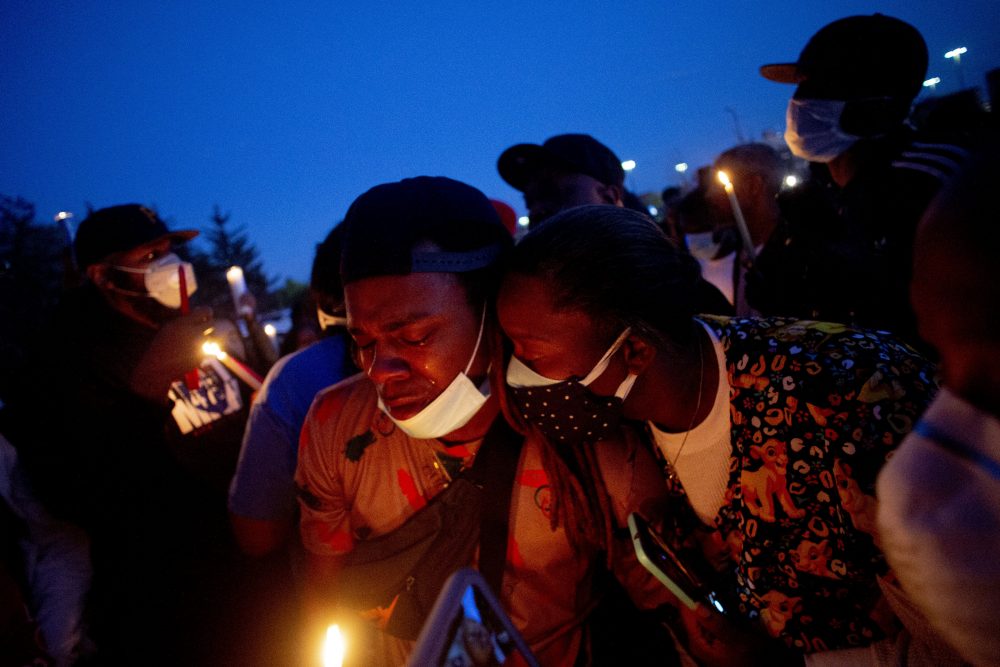 APTOPIX_Security_Guard_Killed_Vigil_02680