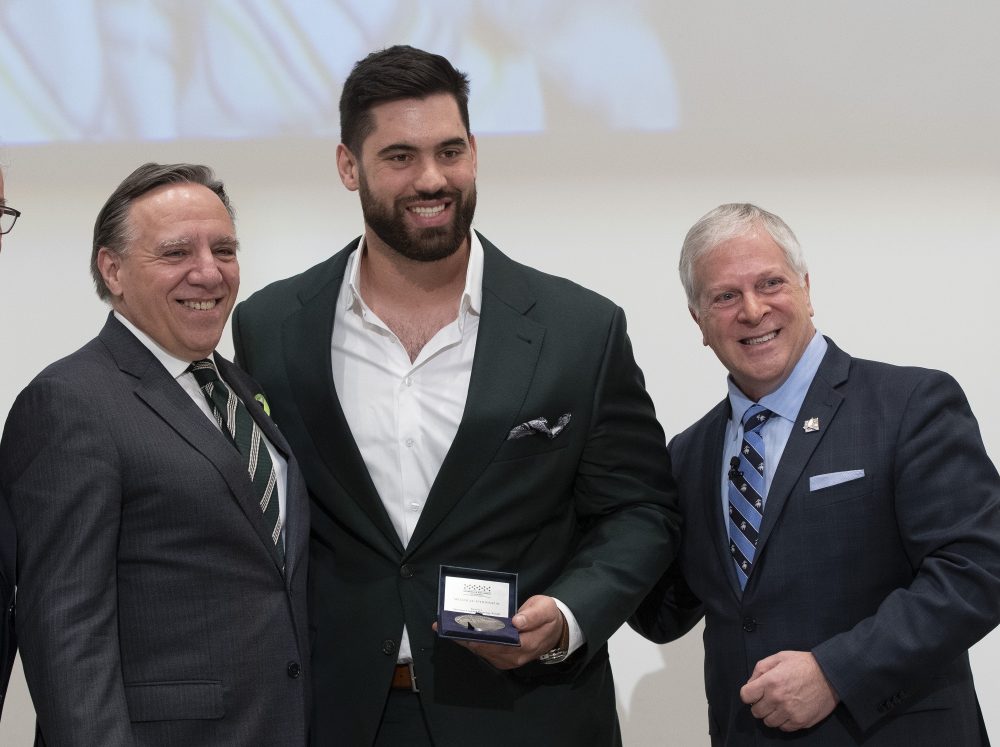 Chiefs_Doctor_Larry_Football_68891