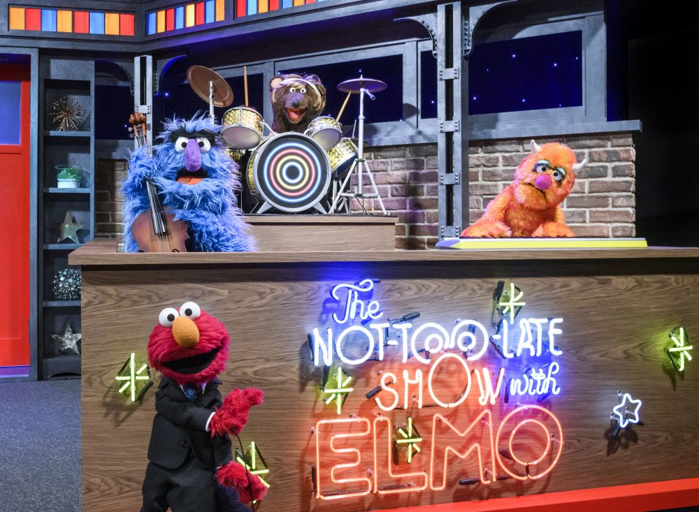 TV-Elmo_Talk_Show_72302
