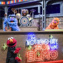 TV-Elmo_Talk_Show_72302