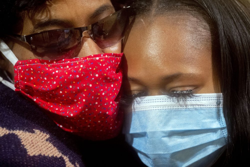 Virus_Outbreak-Security_Guard_Slain_73448