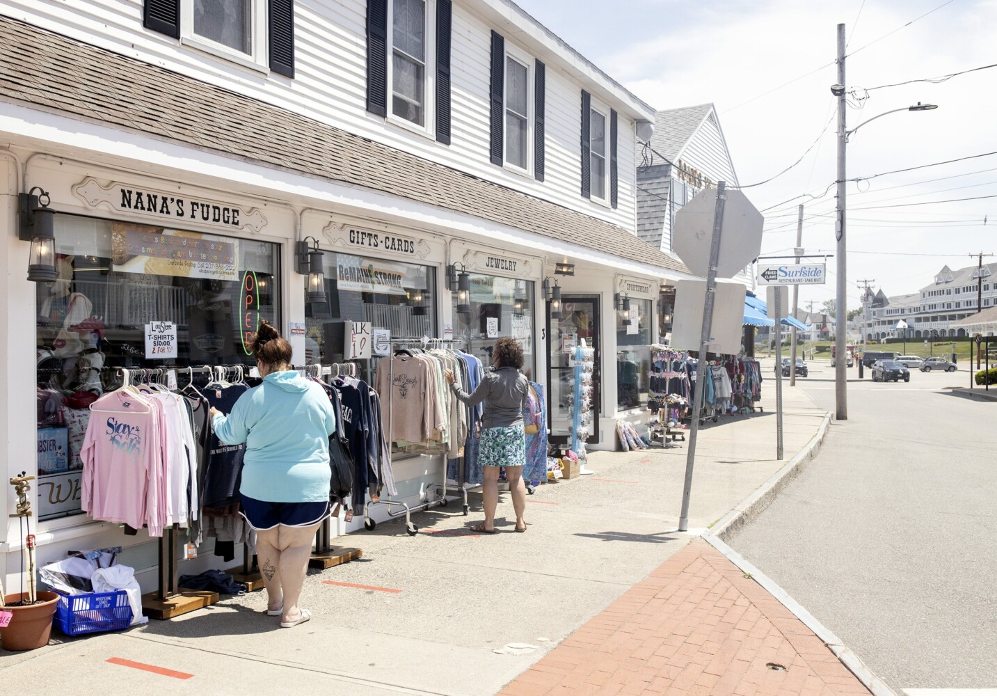 Exploring Stores in York Beach, Maine: A Shopper's Paradise