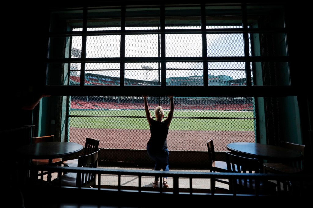 You can literally watch a Blue Jays game out your window at this hotel  (CONTEST)