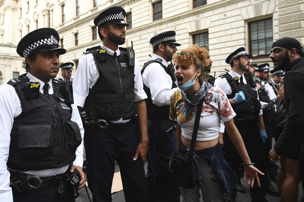 America_Protests_Britain_64698